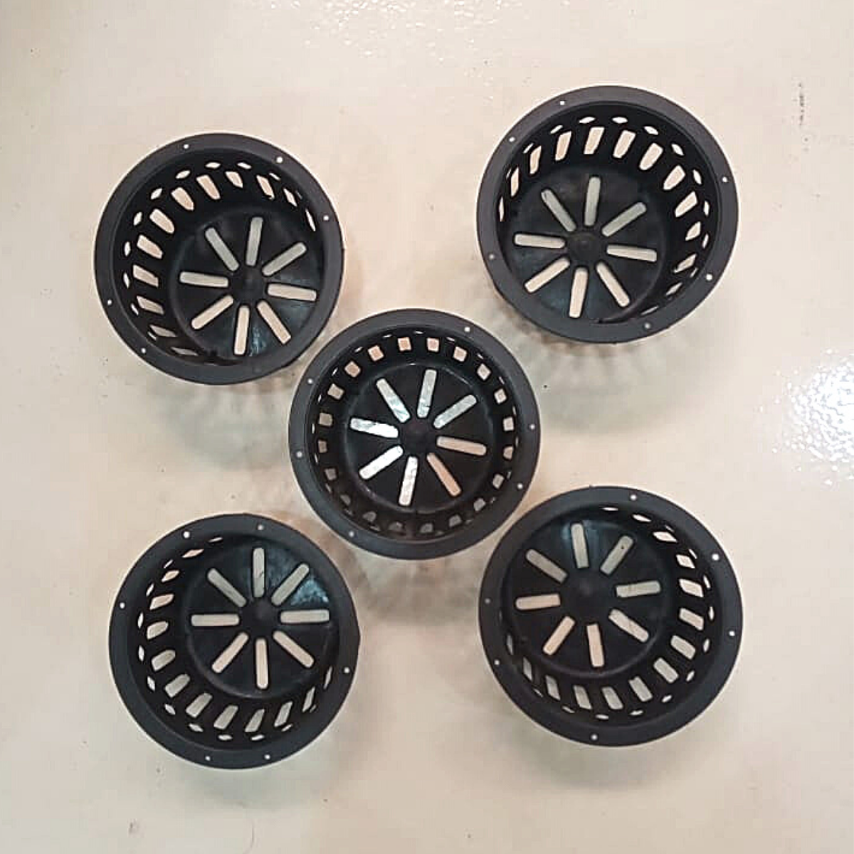 Kit com 5 Vasos de Plástico Vazado para Vanda ou Stanhopea Grande Preto